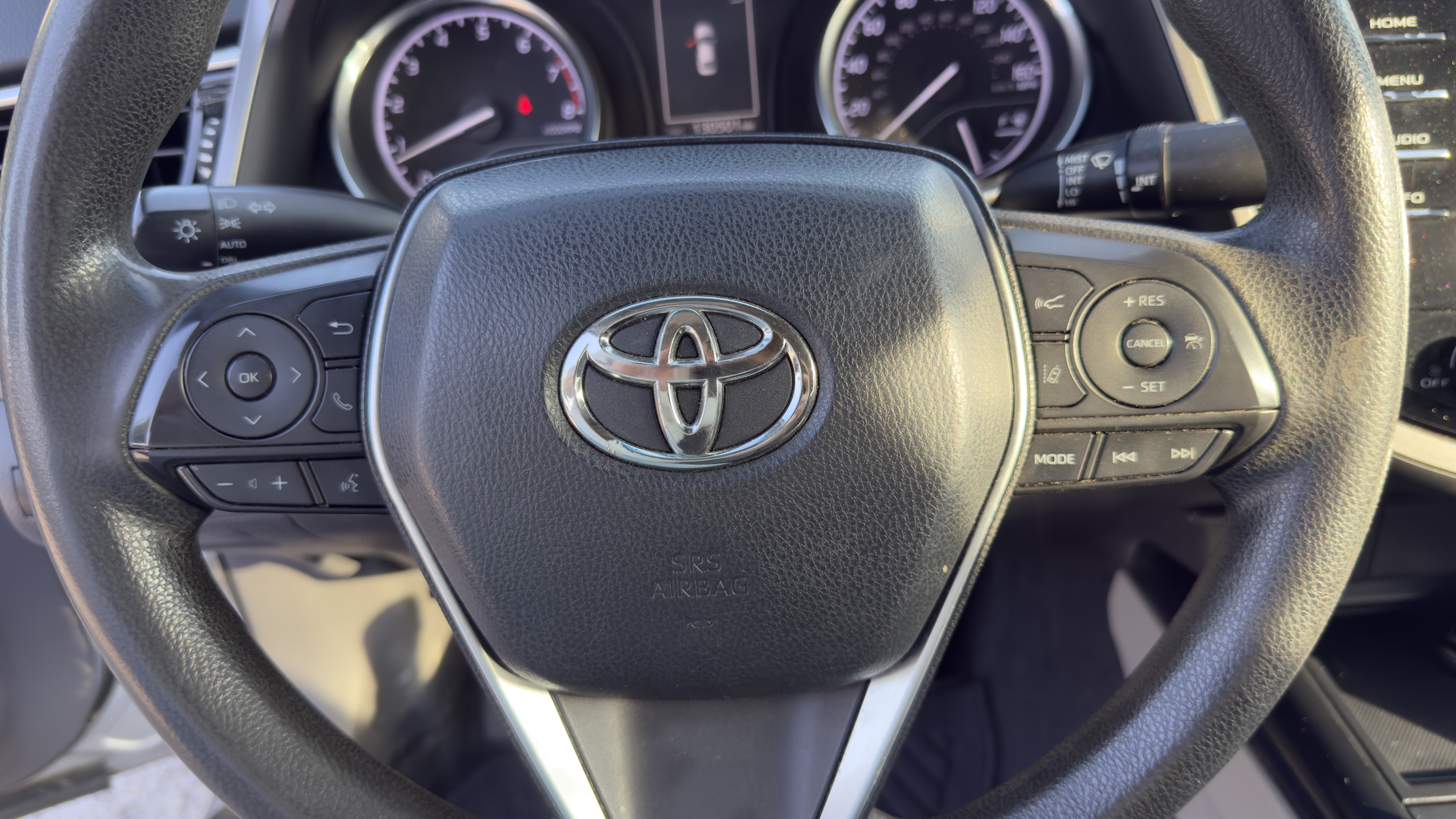 2018 Toyota Camry LE — photo 15