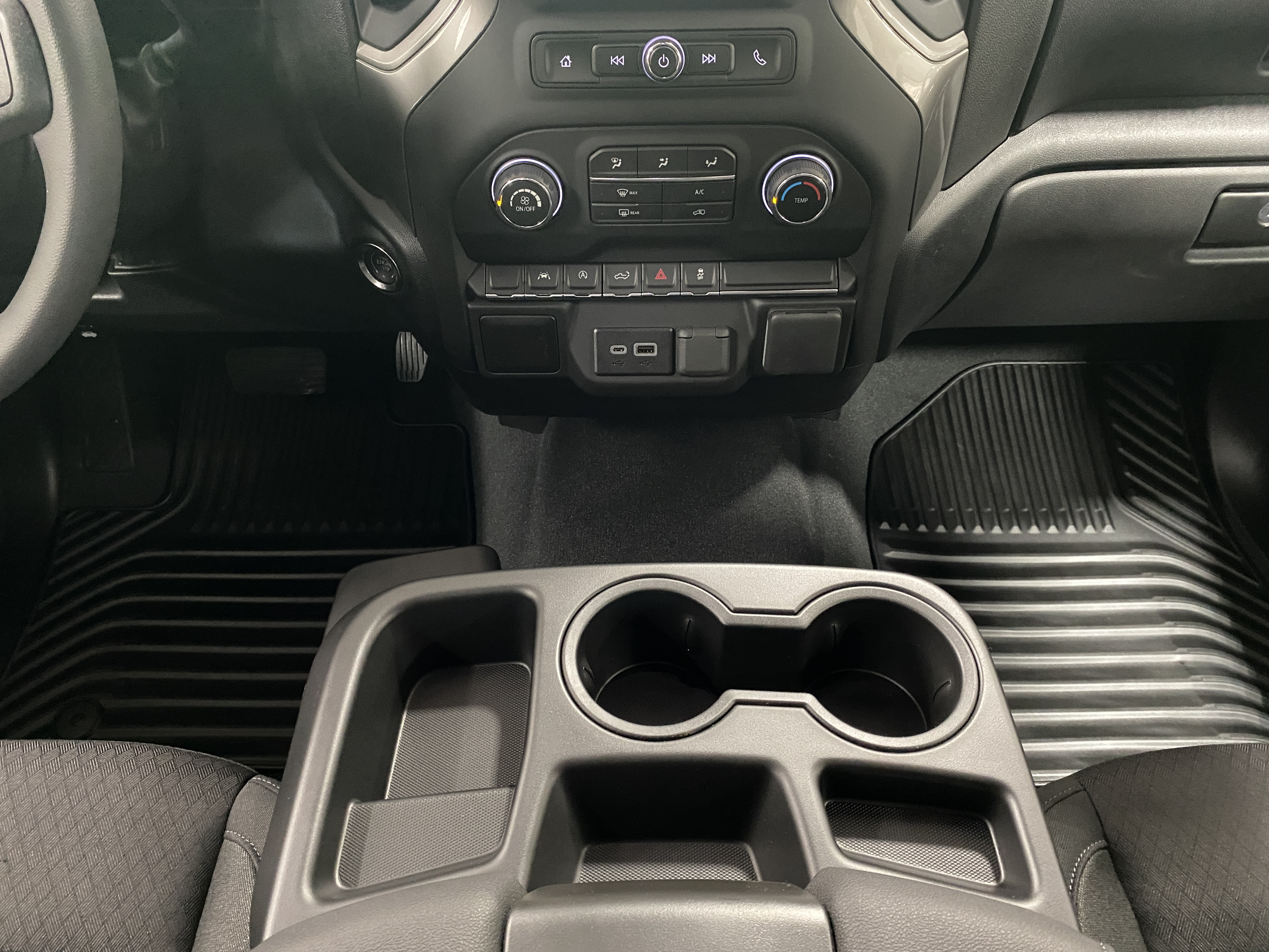 2026 Chevrolet Silverado 1500 Custom - Photo 10